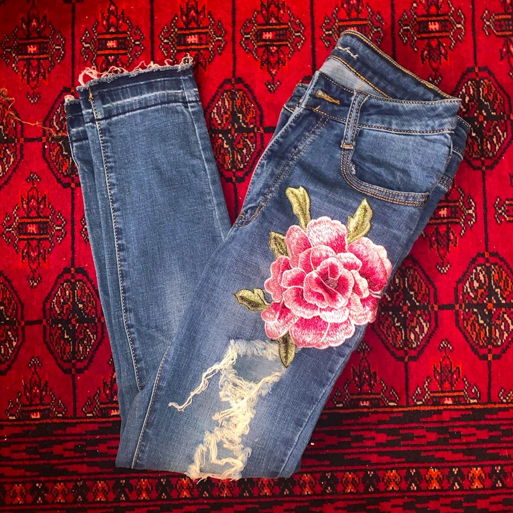 Ripped skinny jeans